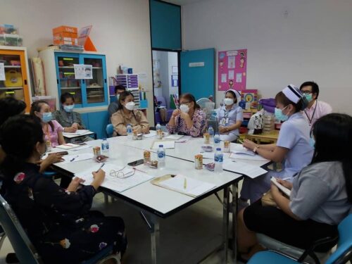 สนง.พมจ.เข้าร่วมประชุมทีมสหวิชาชีพร่วมกับหมอโรงพยาบาลพระนั่งเกล้า ณ โรงพยาบาลพระนั่งเกล้า