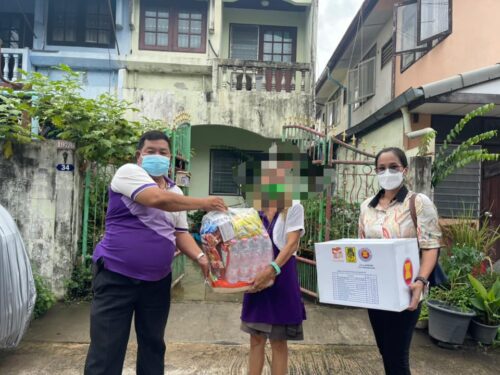 สนง.พมจ.นนทบุรี ลงพื้นที่ช่วยเหลือกรณีข่าว ลูกสาวอายุ 62 ปี ป่วยประสาท ไม่รู้ว่าแม่ตายนอนเฝ้าศพ 5 คืน