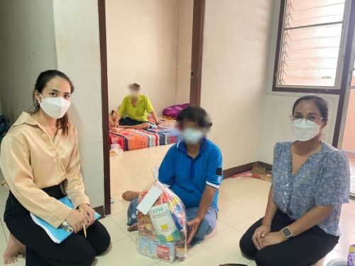 สนง.พมจ. ลงพื้นที่ช่วยเหลือกรณีข่าว พ่อชราพิการตาบอดถูกลูกชายทำร้ายร่างกาย