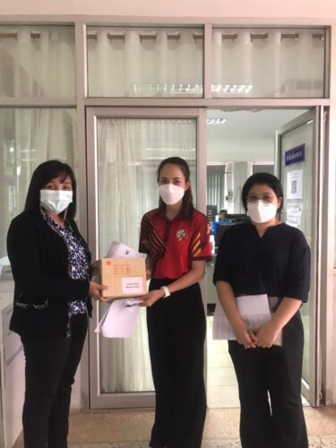 สนง.พมจ.นนทบุรี มอบชุดสื่อการเรียนรู้สำหรับครอบครัว ไปมอบให้แก่ศูนย์พัฒนาครอบครัวในชุมชนจำนวน 15 แห่ง