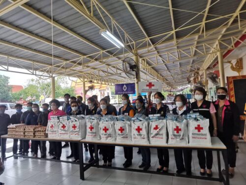 พมจ.นนทบุรี ลงพื้นที่ร่วมกับสภากาชาดจังหวัดนนทบุรี เยี่ยมเยียนนักเรียนทุนมูลนิธิ​ร่วมจิตต์น้อมเกล้าฯ พร้อมมอบถุงยังชีพ​ ในพื้นที่จังหวัด​นนทบุรี​  และลงพื้นที่ช่วยเหลือผู้​ยากไร้ที่ได้รับผลกระทบ​จาก​สถานการณ์​โค​วิด​ 19​